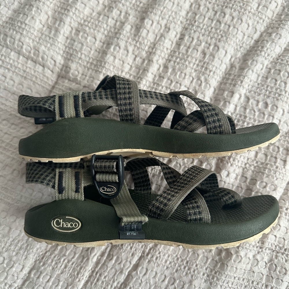 Chacos Green Sandals. Size 6 Womens